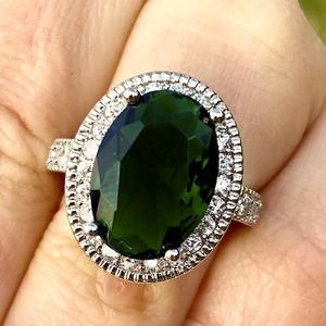 NEW Gorgeous 925 Sterling Silver Ring